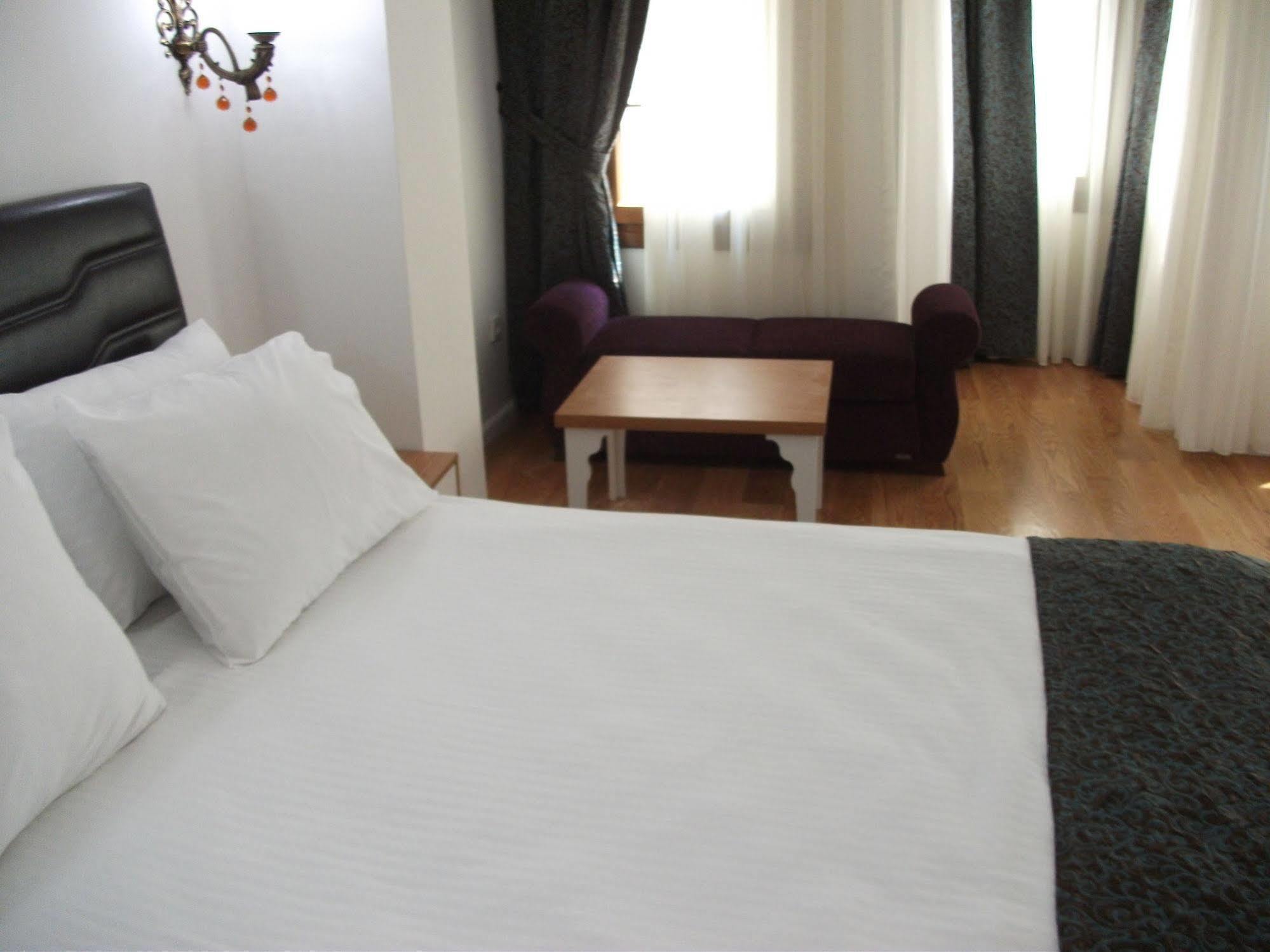 Jakaranda Hotel Istanbul Ngoại thất bức ảnh