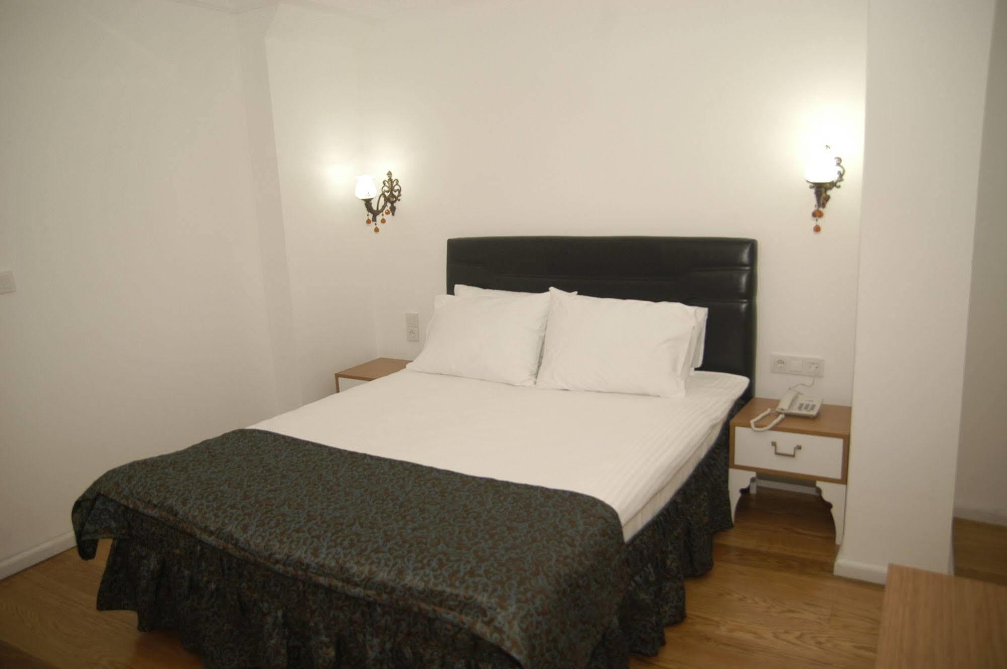 Jakaranda Hotel Istanbul Ngoại thất bức ảnh