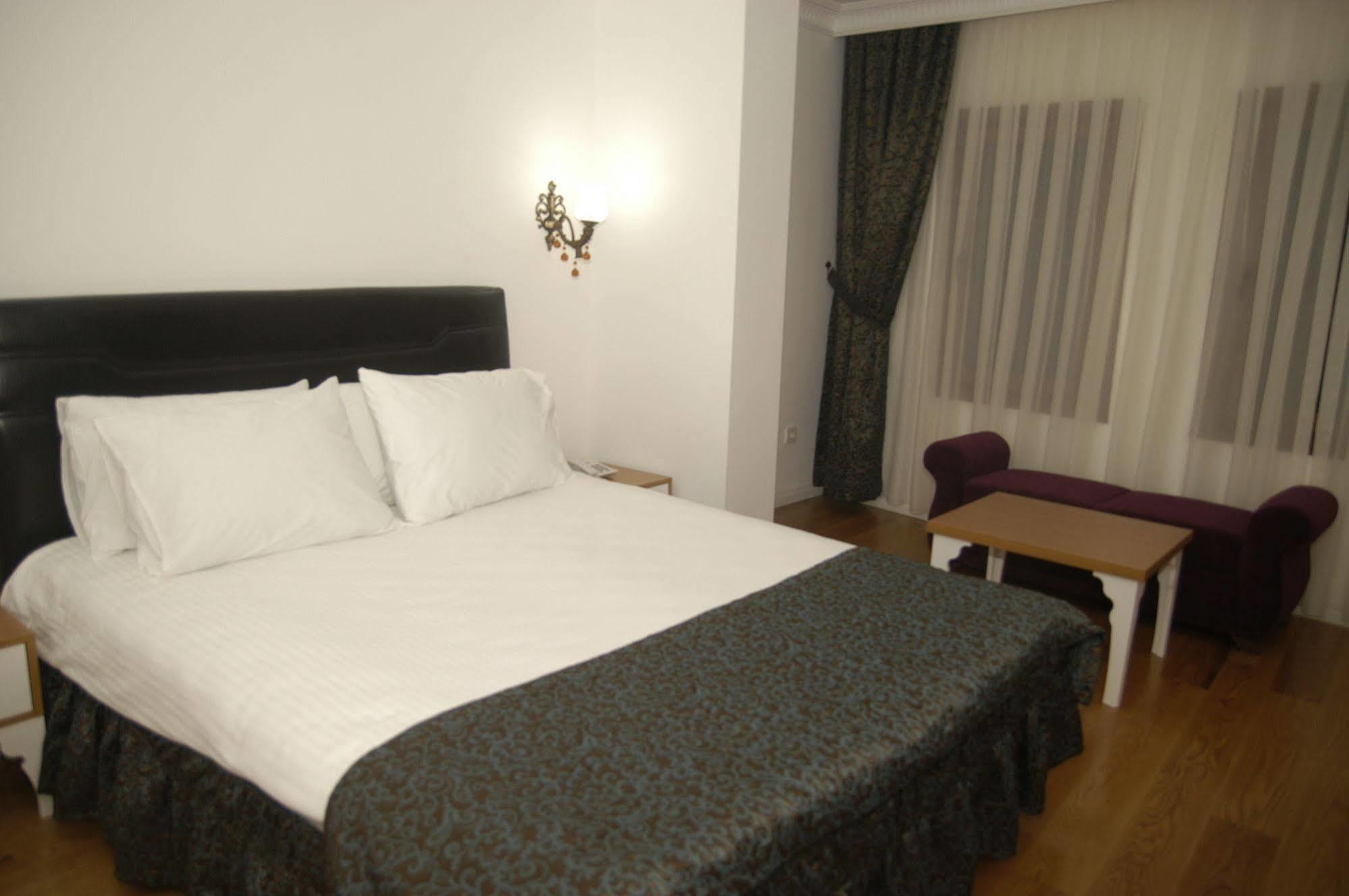 Jakaranda Hotel Istanbul Ngoại thất bức ảnh